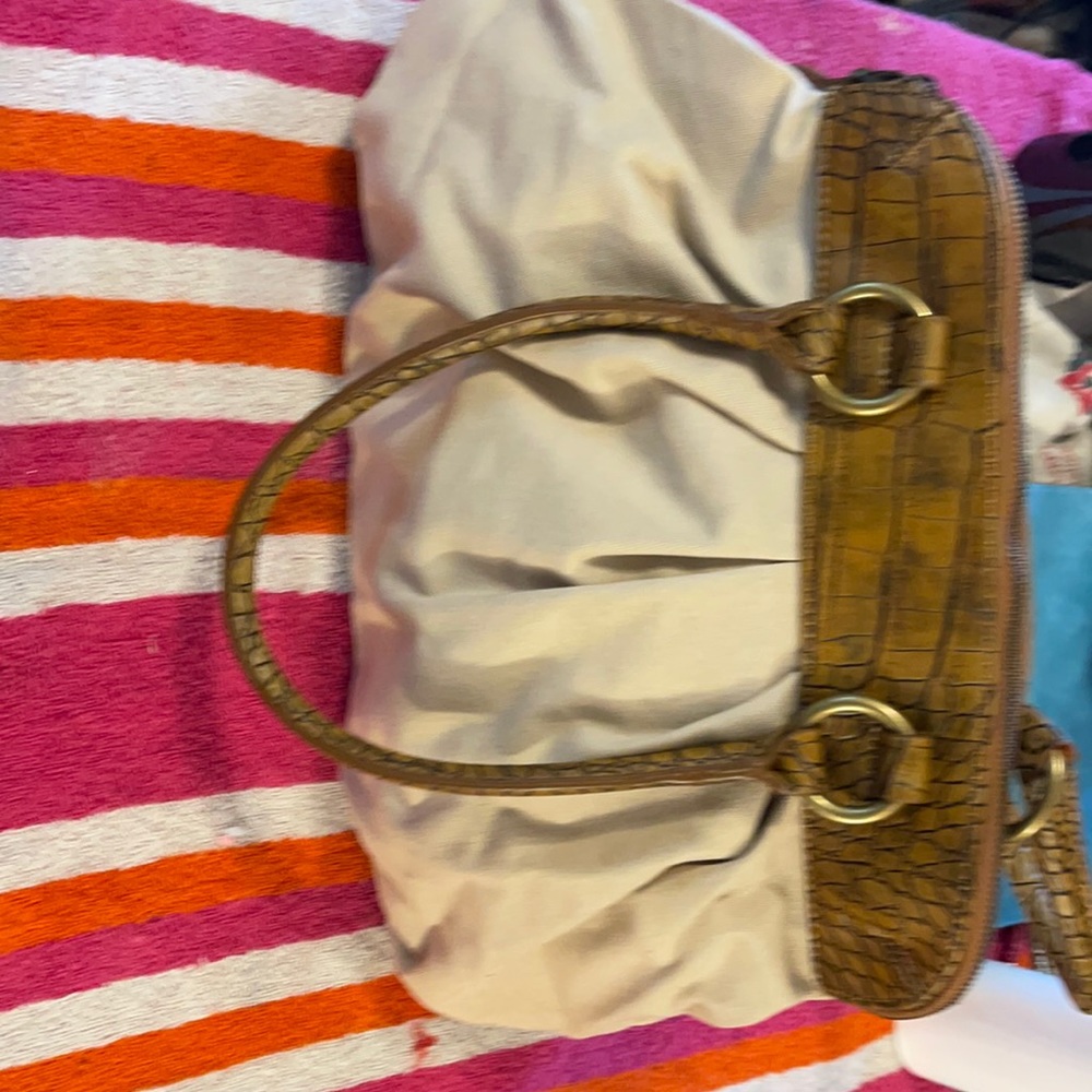 Vera Vera Wang purse